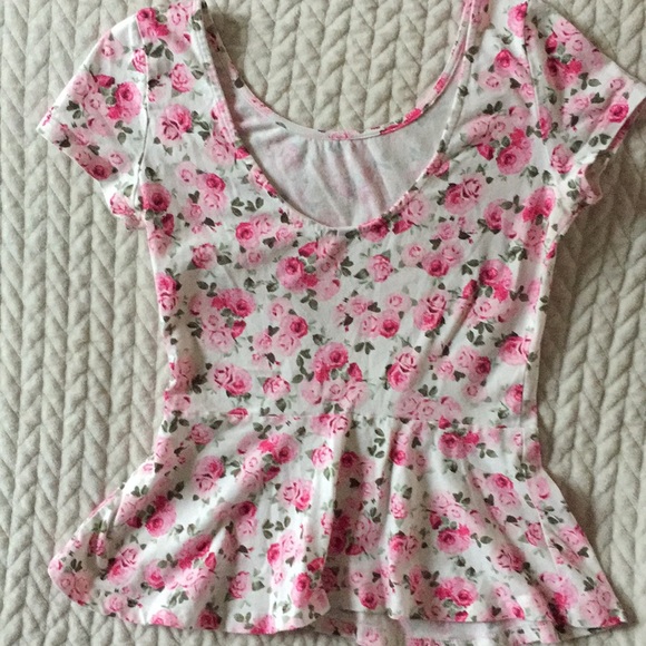 Pink Floral ruffled shirt - Picture 2 of 4